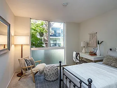 2 bed, 1008 sqft, $3,900 — Photo 4