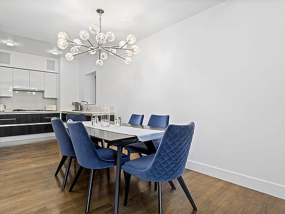 3rd image of 120 W 72nd St APT 4B