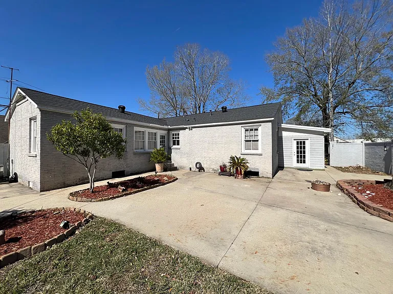 4714 Perkins Rd — Photo 2