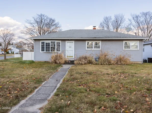 19 Pinewood Place, Albany, NY 12205