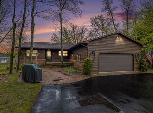 214 S Shore Dr, Sheridan, MI 48884