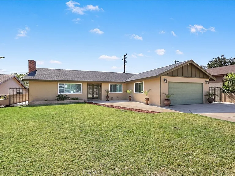 1641 Maywood Ave — Photo 3