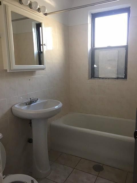 1st image of 1162 N Dearborn St #311