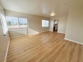 4682-92 W Point Loma Blvd