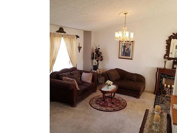 4th image of 221 Romney Blvd