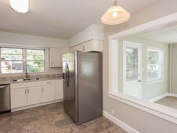 4th image of 1421 Fern Pl