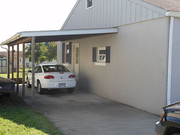 2nd image of 208 Longacre St