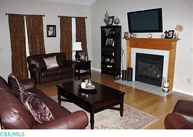 3rd image of 4286 Tarben Woods Dr