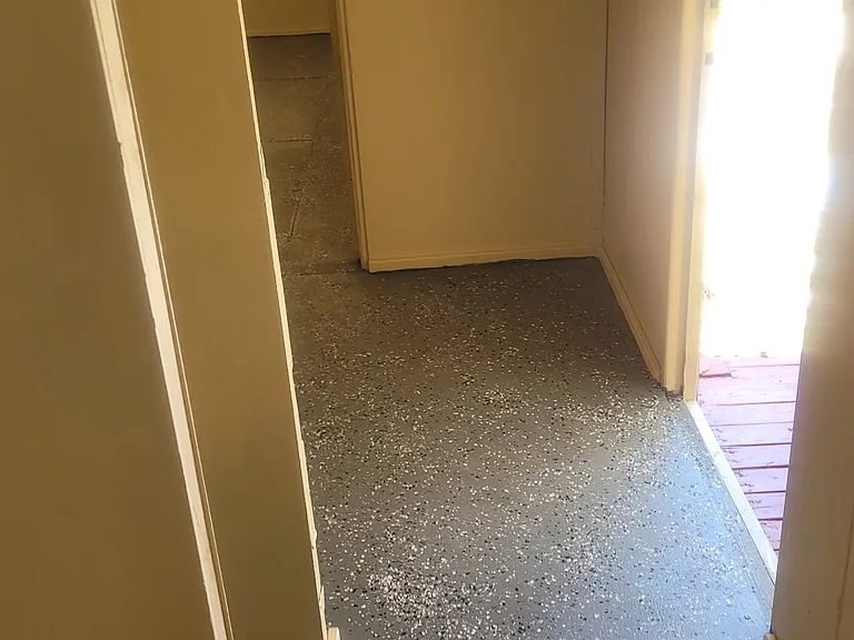102 Tidewater Dr — Photo 2