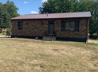 25 School St, Cedarville, IL 61013