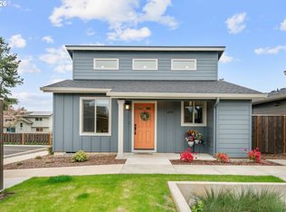 12252 Meadowlawn Dr, Oregon City, OR 97045
