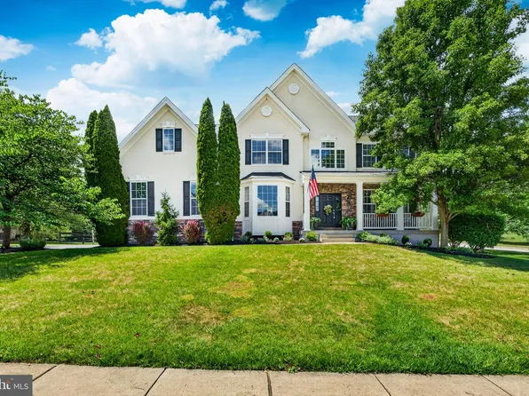1315 Jamestown Dr, Coatesville, PA 19320