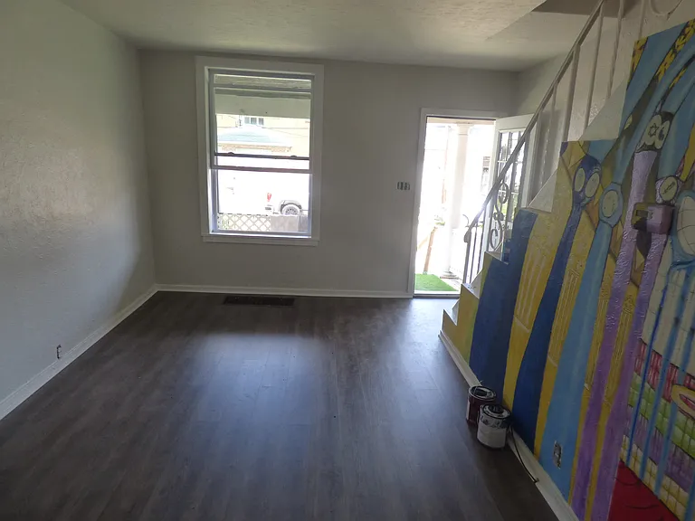 1134 Race St — Photo 7