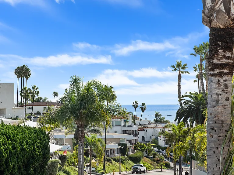 320 Avenida Del Mar #4 — Photo 3