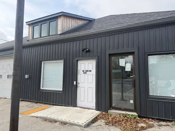 54 Main St S #1, Uxbridge, ON L9P 1J2