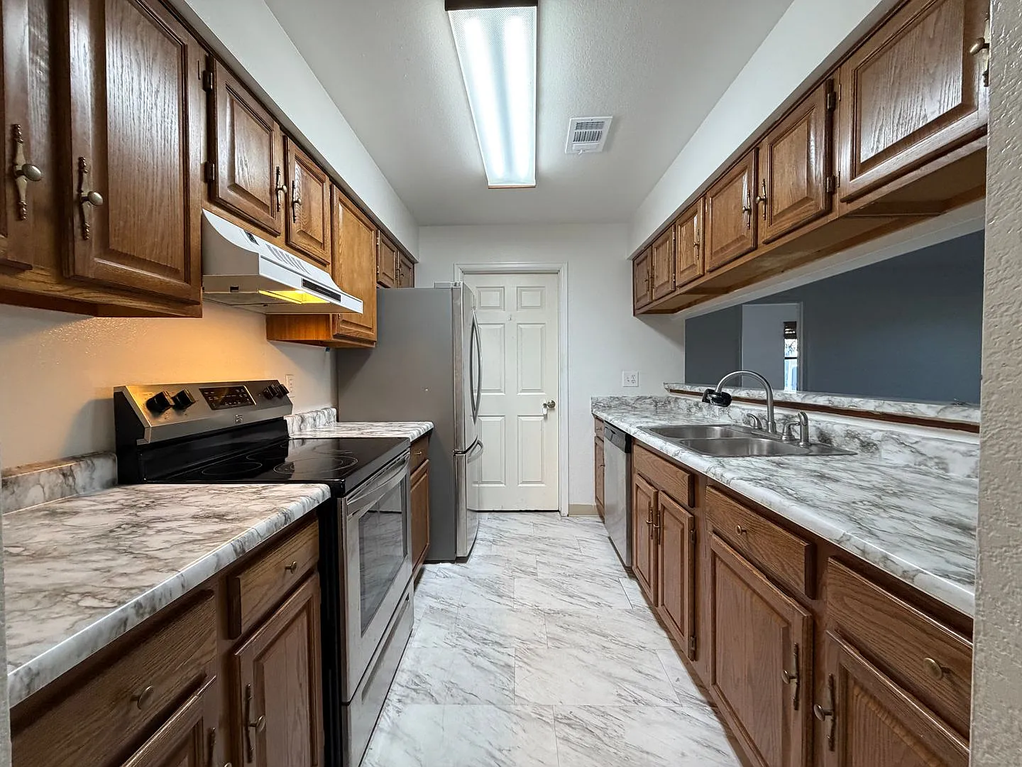 Perfect Package of Amenities — Photo 3