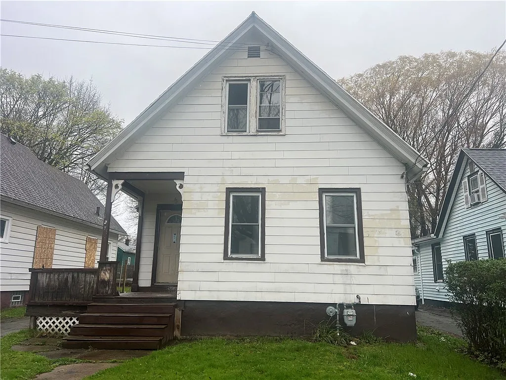 157 5th St photo 1