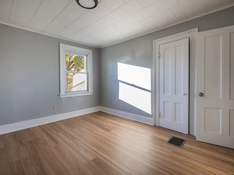216 Howard Ave — Photo 14