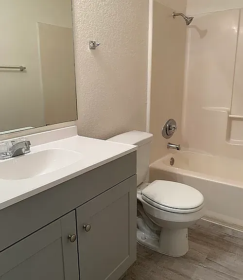 3413 Victoria Cir #B — Photo 4
