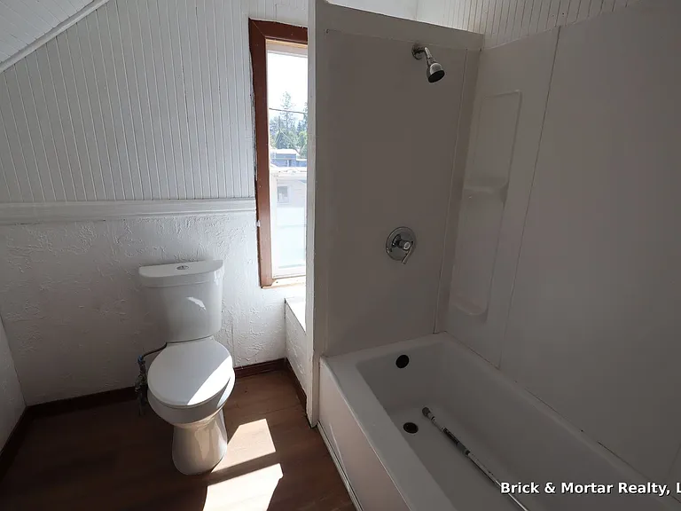 292 NE Alder St — Photo 12