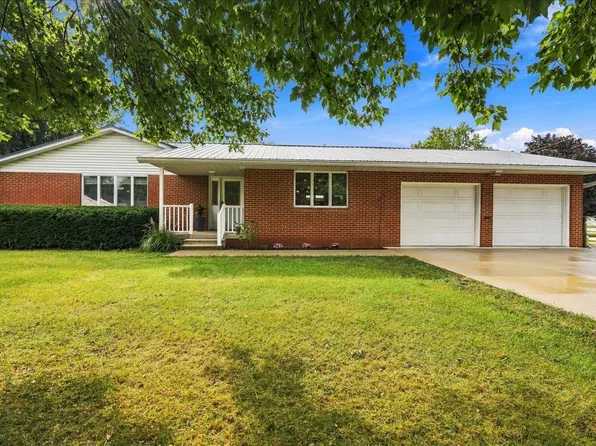 518 Sunrise Dr, Chenoa, IL 61726