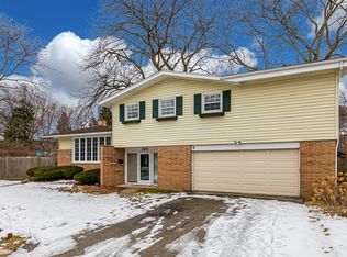 2935 Hartzell St, Wilmette, IL 60091