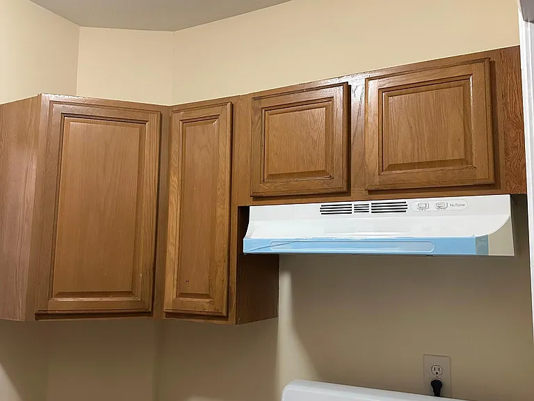 1198 N Main St #1 — Photo 4