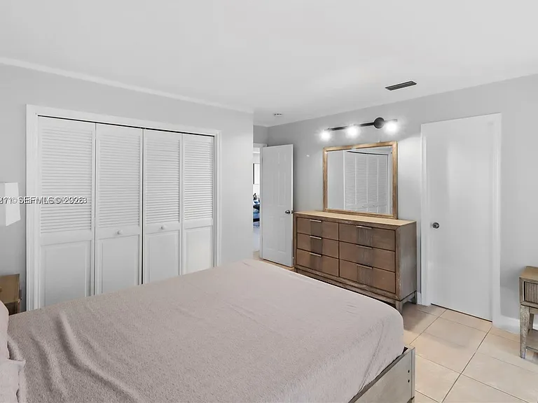 2420 SE 17th Cswy #301C — Photo 8