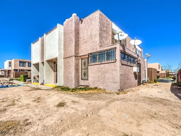 3683 Villa Knolls East Dr, Paradise, NV 89120