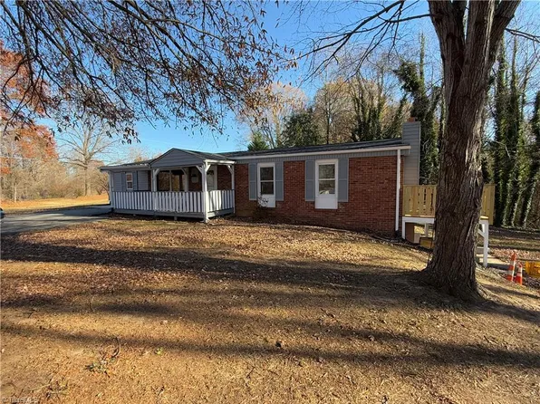 108 White Oak Ct, Eden, NC 27288