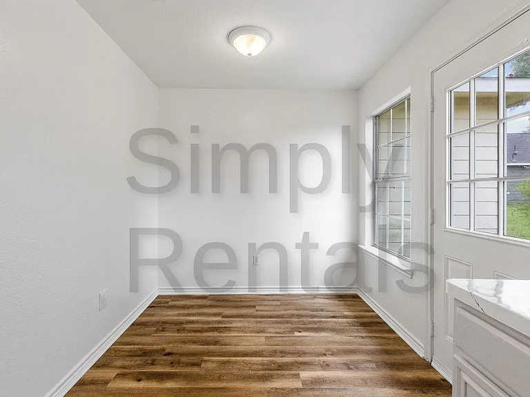 1412 Hemphill St — Photo 14