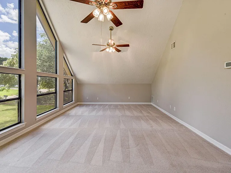 10045 Valley Dr S — Photo 39