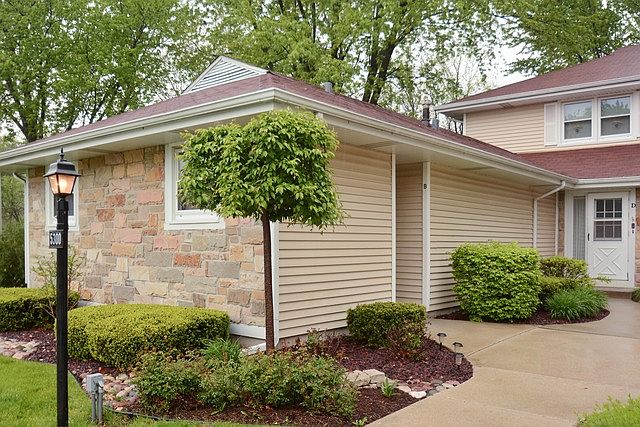 1st image of 5300 Woodland Dr APT B