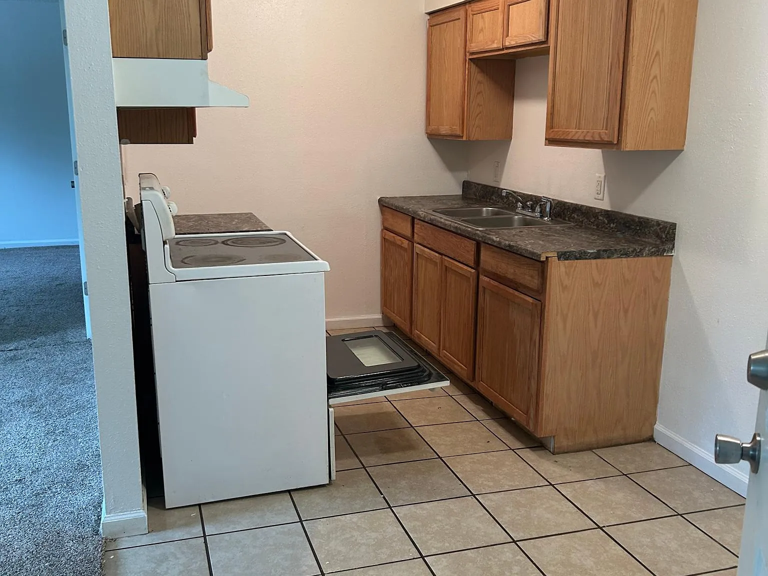 1 bed, $650 — Photo 1