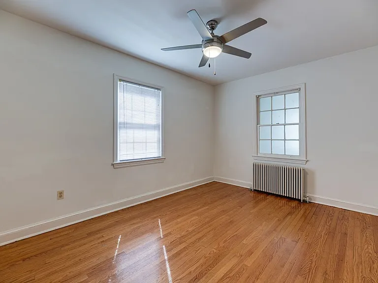 2614 41st Street NW — Photo 35