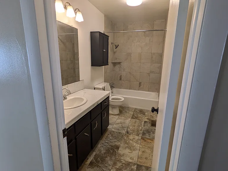 100 W 31st Pl — Photo 11
