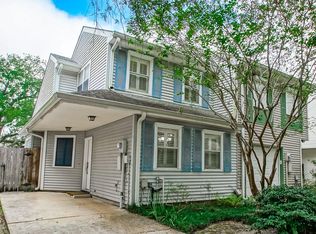 912 Old Metairie Pl, Metairie, LA 70001