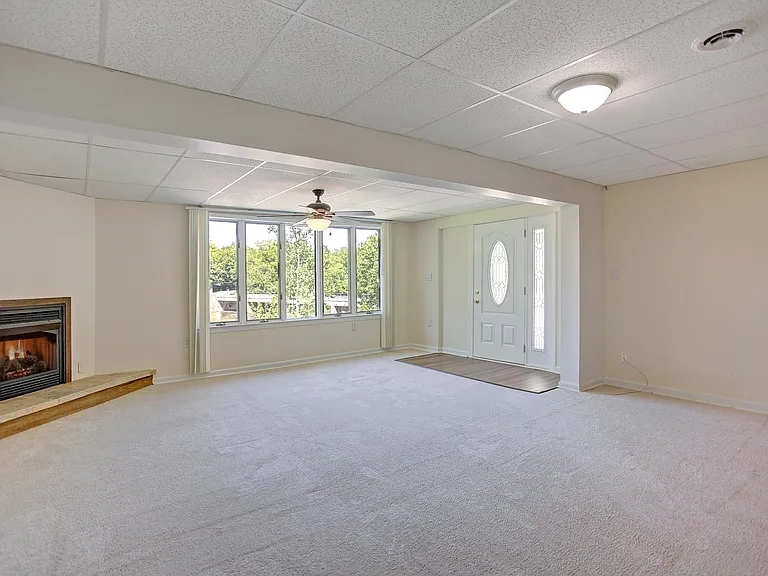 2 Stone Spring Ln #1 — Photo 11