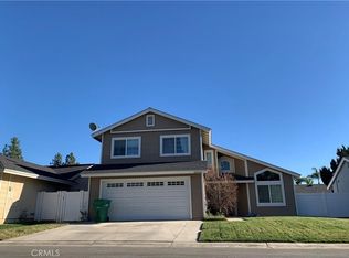 28561 Foxboro Ln, Highland, CA 92346