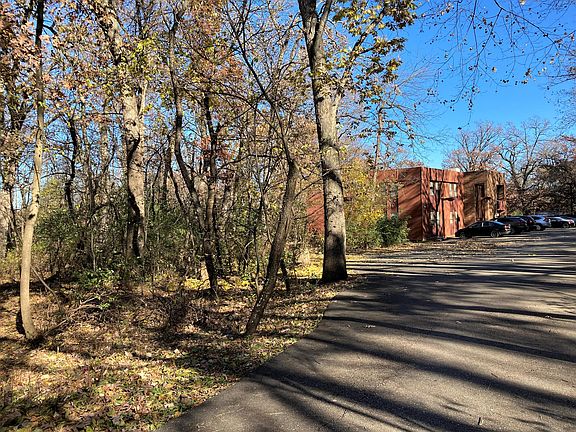 Parking Lot Entry Off Larkin St