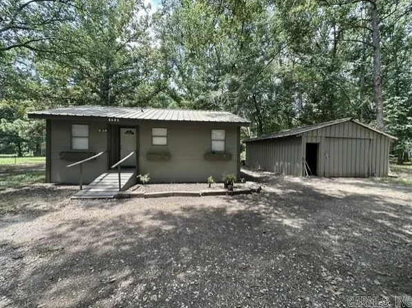 8208 Robinson Rd, Pine Bluff, AR 71603