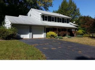 1 Cornwall Dr, East Windsor, NJ 08520