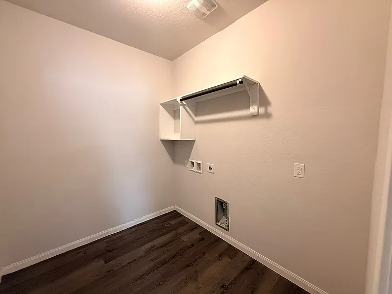 982 Rice Dr — Photo 12