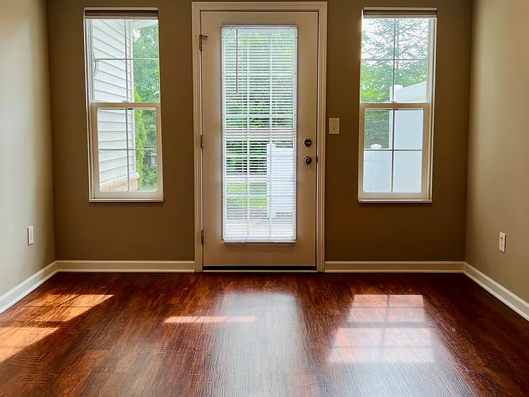 4853 Ashleigh Dr — Photo 32