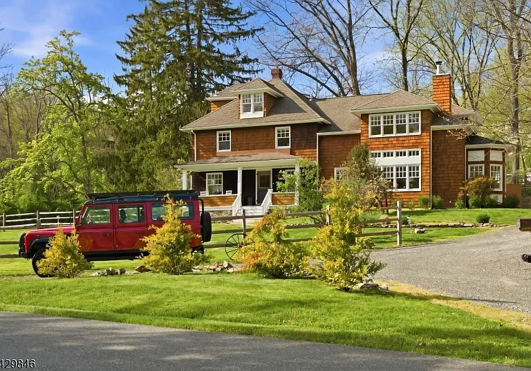 12 Cold Springs Rd — Photo 3