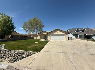 13372 Country Club Dr, Victorville, CA 92395