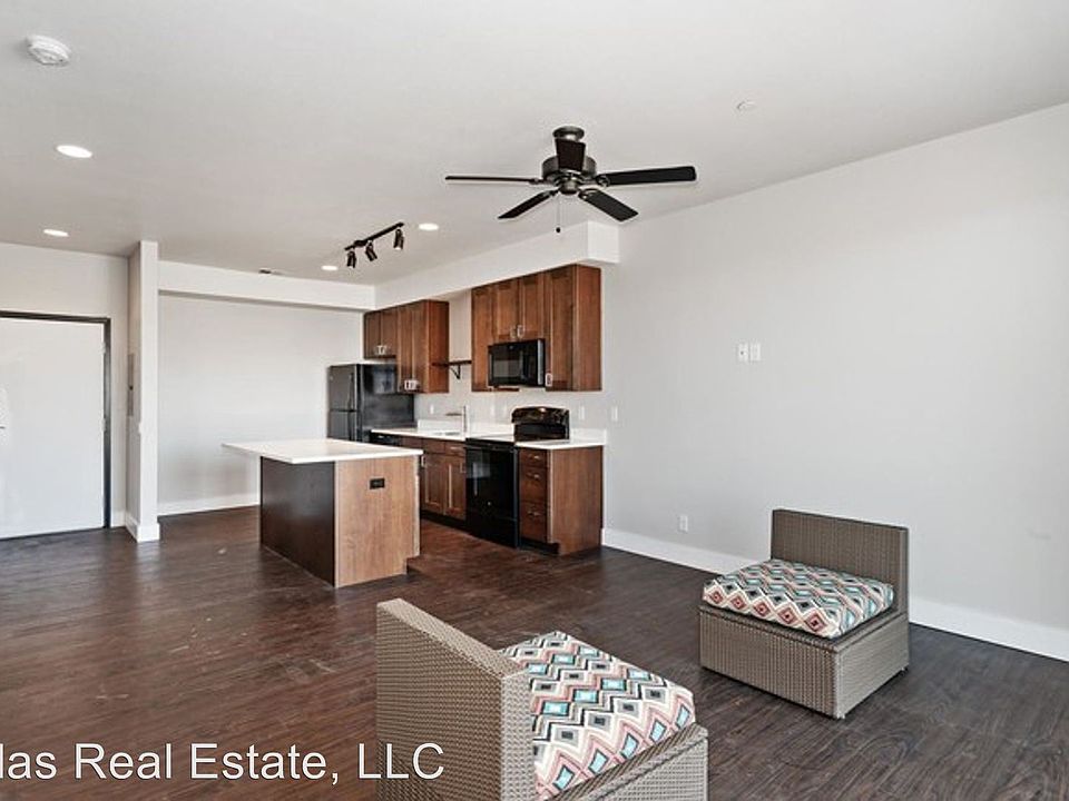 1st image of 676 W Monument St APT 205