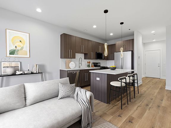 4th image of 2719 W Fullerton Ave #204