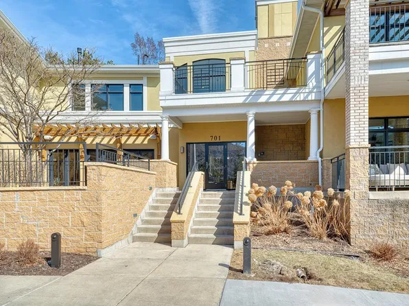 701 Linden St Unit 107, Mendota Heights, MN 55118