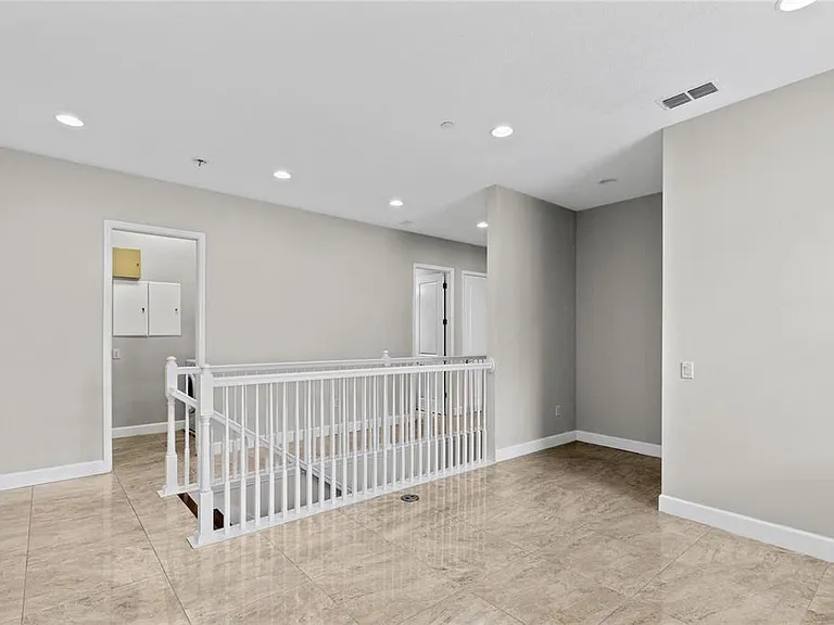 13775 Benavente Ave — Photo 14
